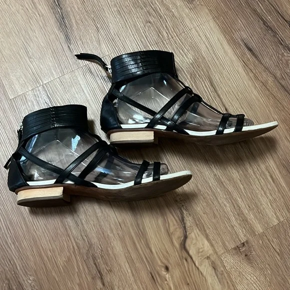 Coach “Nillie” leather sandals, size 7.5 - Picture 3 of 6